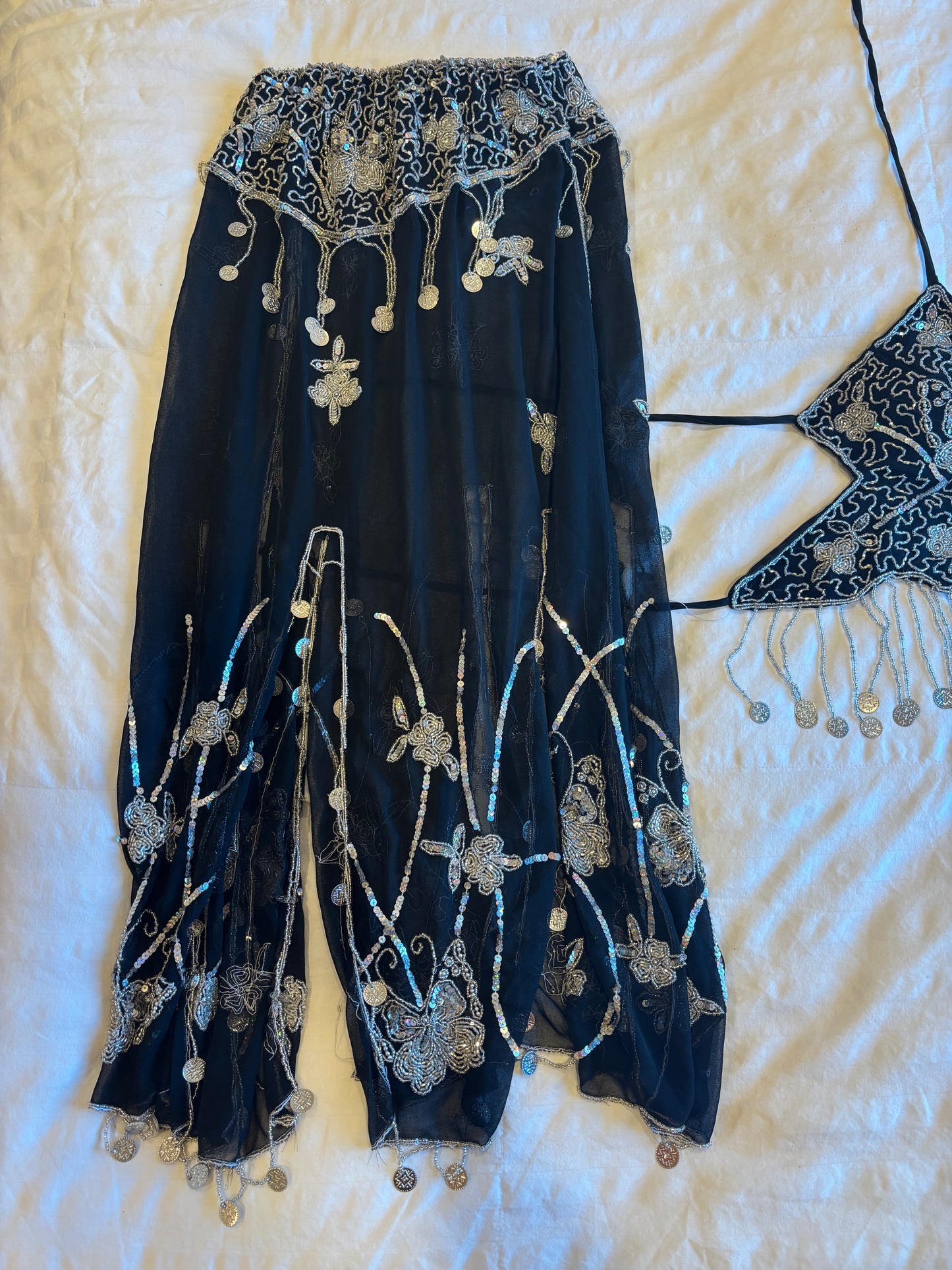 backless beaded set