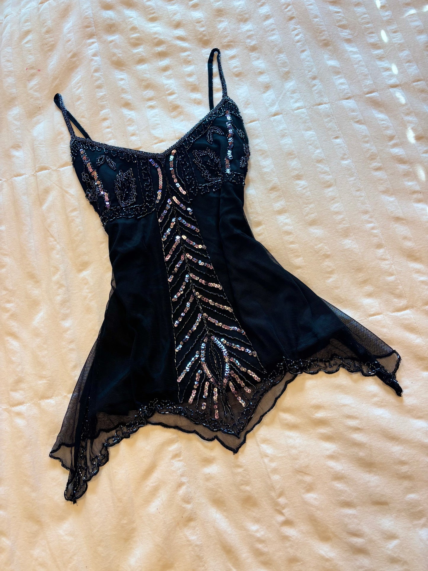 beaded wet seal top
