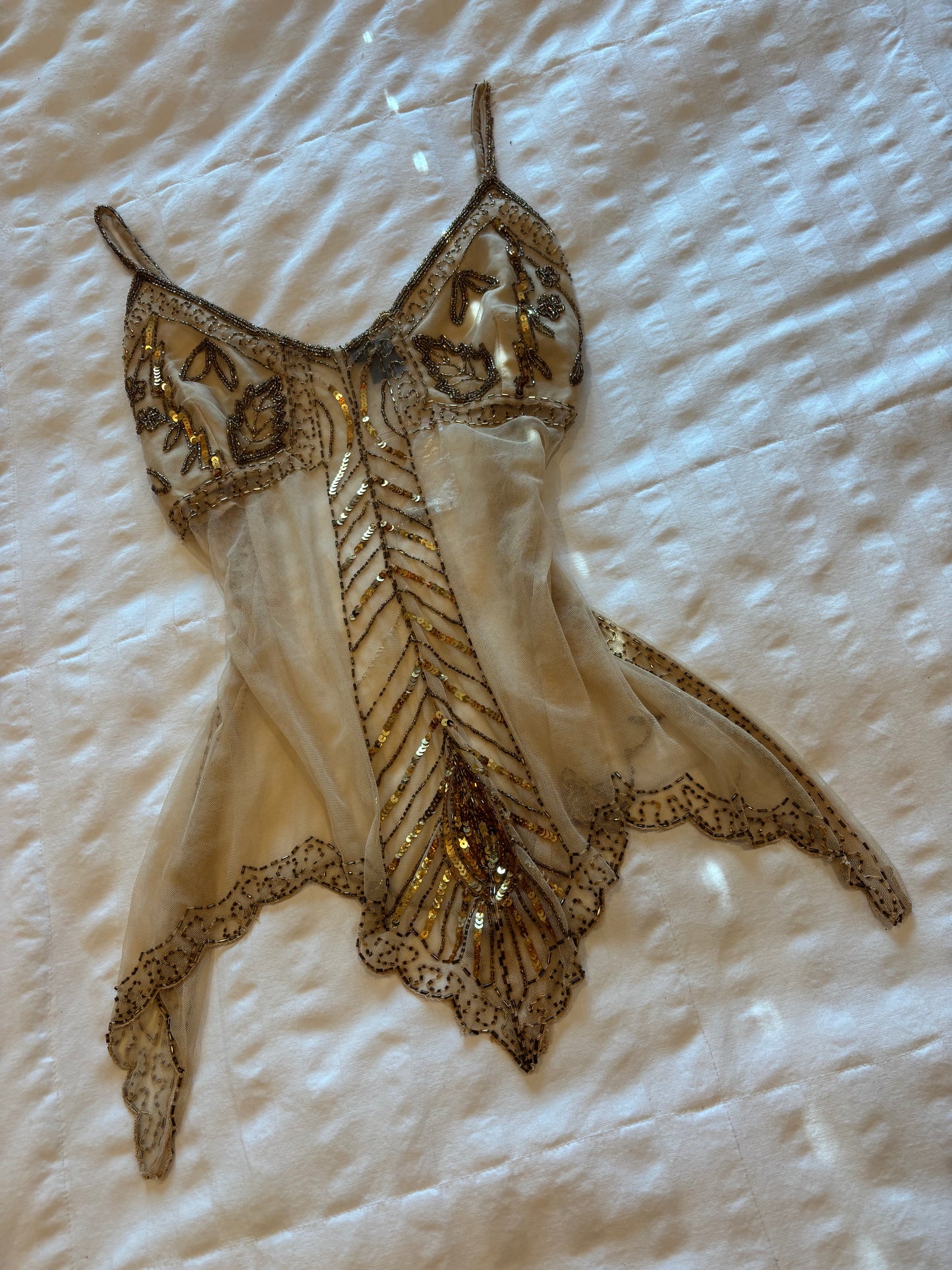 beaded wet seal top