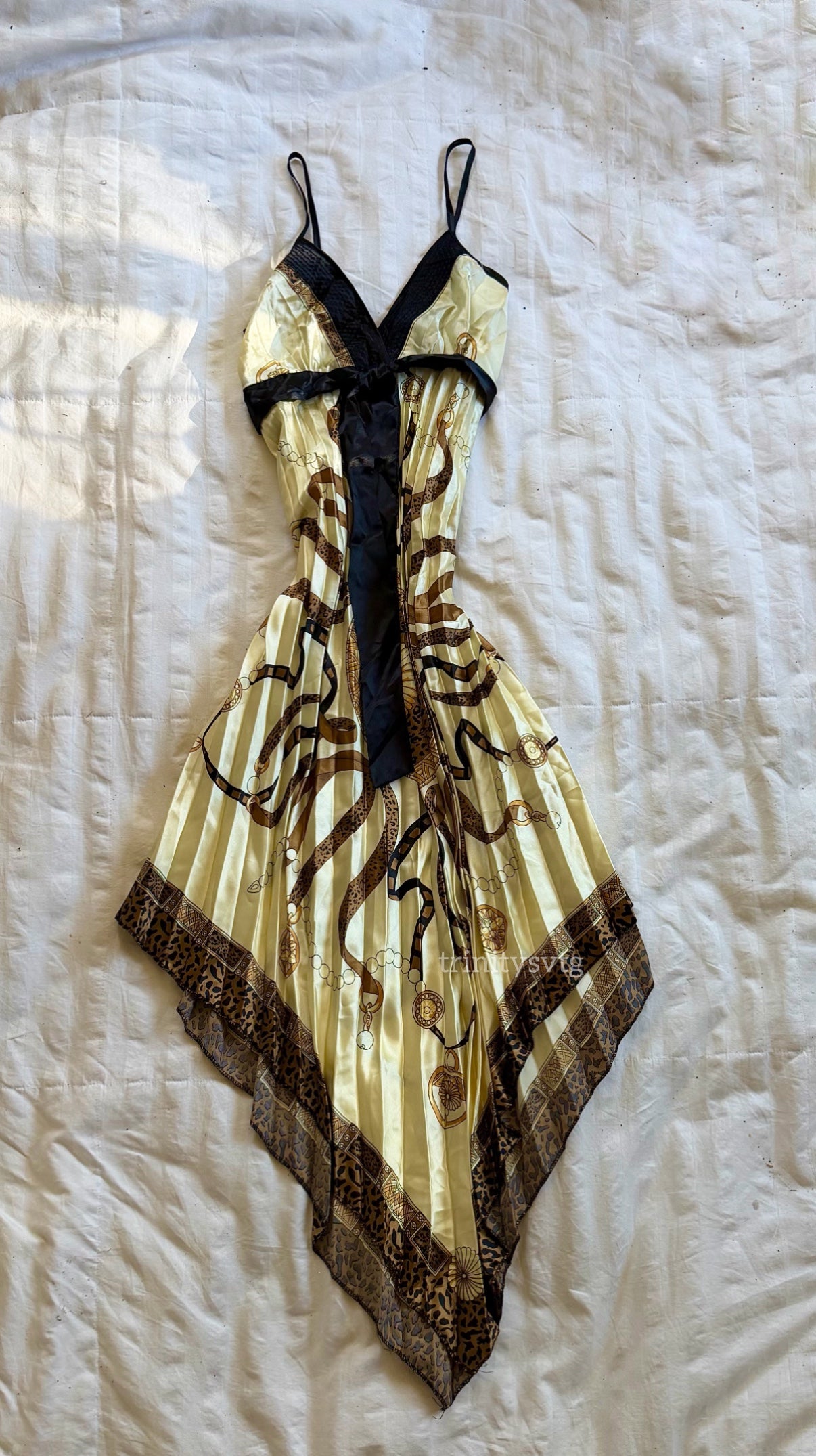 by deep la dress
